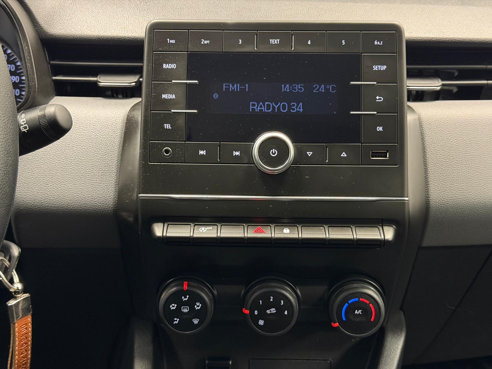 RENAULT CLIO 21